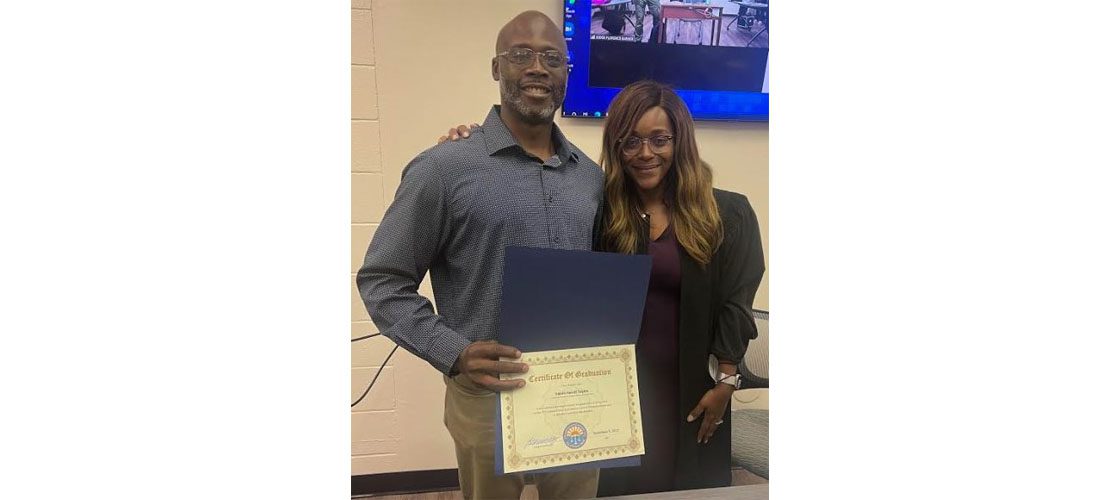 Judge Barner applauds participant graduating from Community Court Pompano Beach