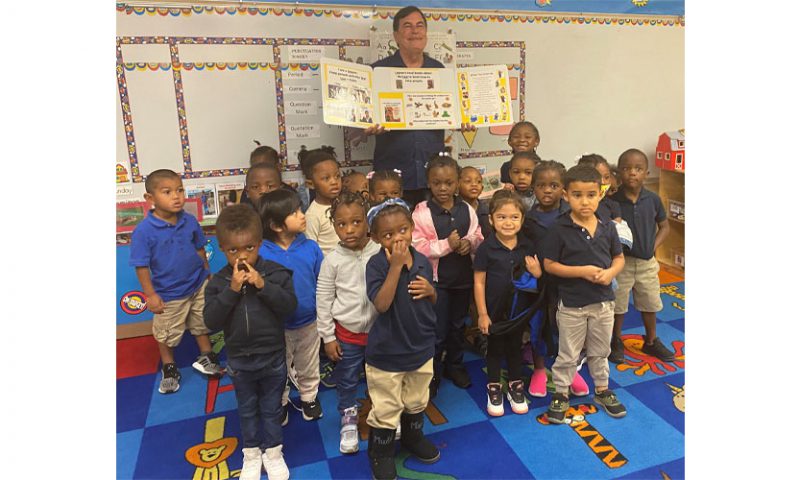 Judge Diaz Reads to Local Students